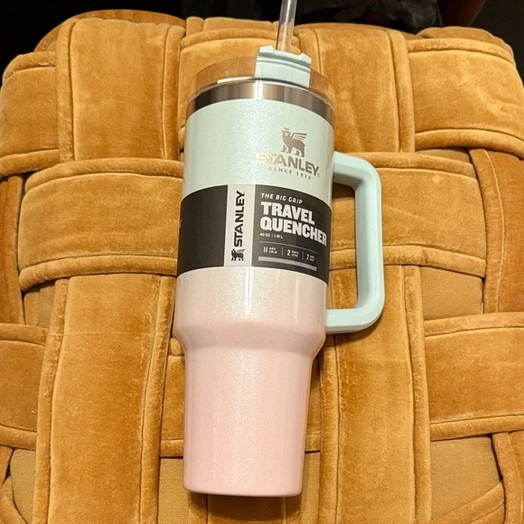 NWT Stanley 40 oz Tumbler - Picture 1 of 4